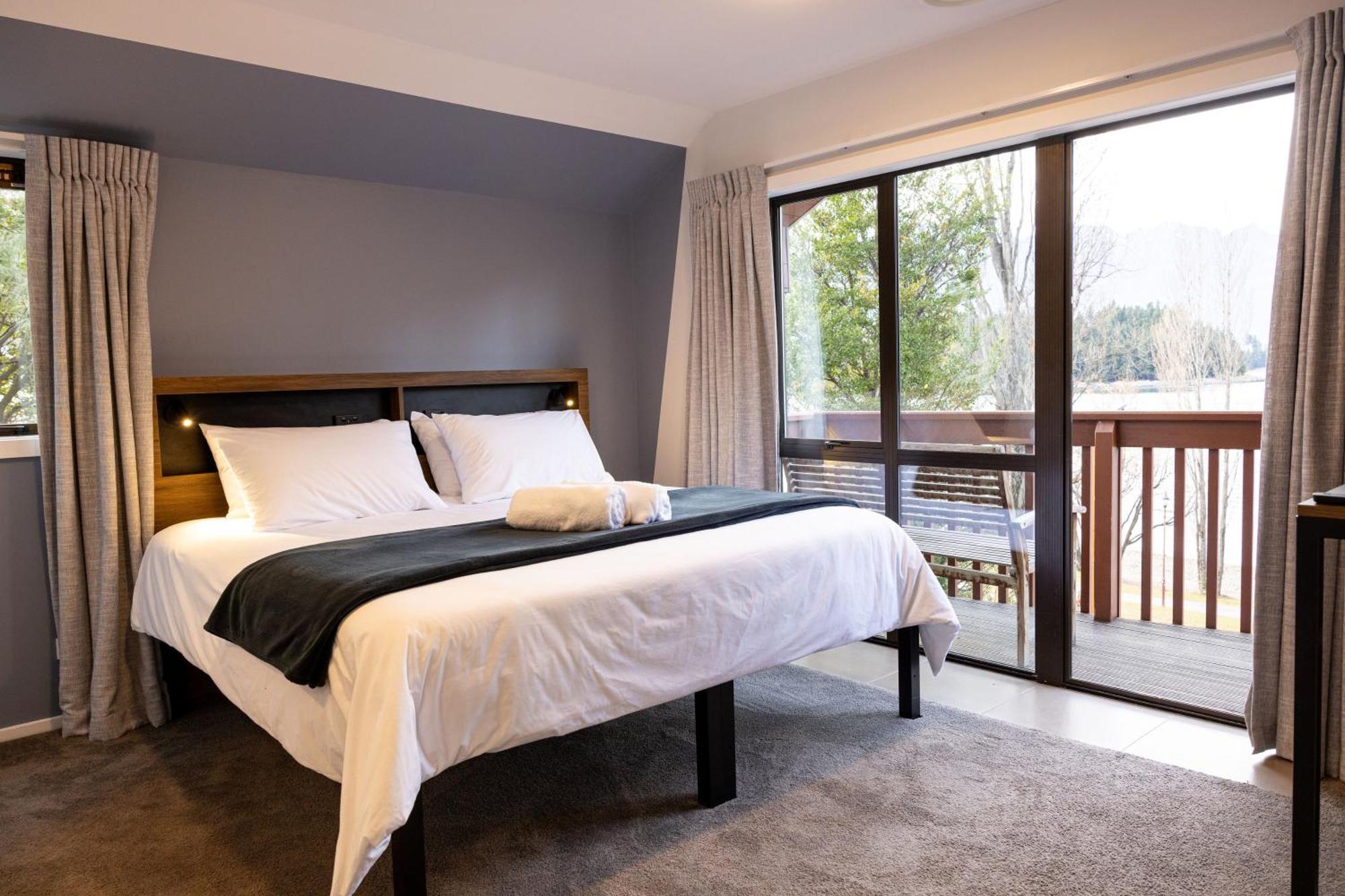 Haka House Queenstown Lakefront Extérieur photo